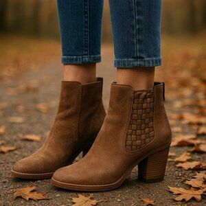 AQUATALIA 9.5 Frannie $550 Waterproof Ankle Bootie WOVEN LEATHER Block Heel Tan